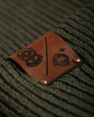 
                  
                    Laden Sie das Bild in den Galerie-Viewer, LTD ED &amp;#39;SUB X CARPWORLD&amp;#39; Collab Beanie
                  
                