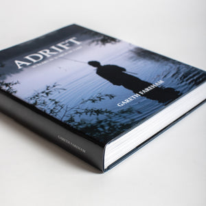 
                  
                    Laden Sie das Bild in den Galerie-Viewer, ADRIFT - 35 YEARS IN SEARCH OF CARP | Gareth Fareham
                  
                