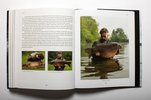 
                  
                    Laden Sie das Bild in den Galerie-Viewer, ADRIFT - 35 YEARS IN SEARCH OF CARP | Gareth Fareham
                  
                