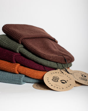 
                  
                    Laden Sie das Bild in den Galerie-Viewer, LTD ED &amp;#39;SUB X CARPWORLD&amp;#39; Collab Beanie
                  
                