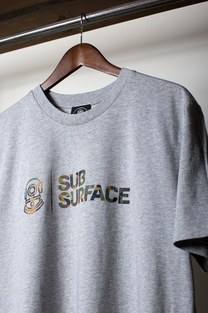 
                  
                    Laden Sie das Bild in den Galerie-Viewer, &amp;#39;OG CAMO&amp;#39; Tee | Heather Grey
                  
                