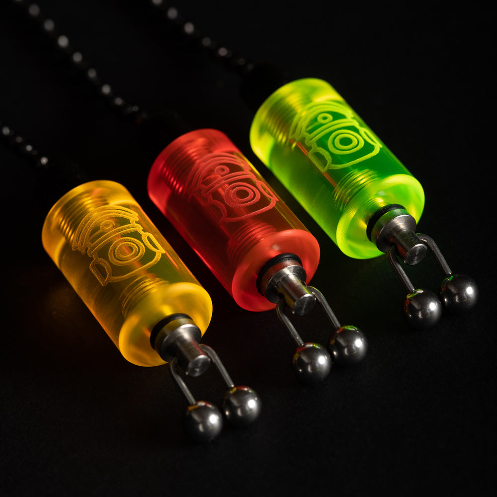 
                  
                    Laden Sie das Bild in den Galerie-Viewer, GEERT OOMS X SUB | Fluoro Bobbins
                  
                