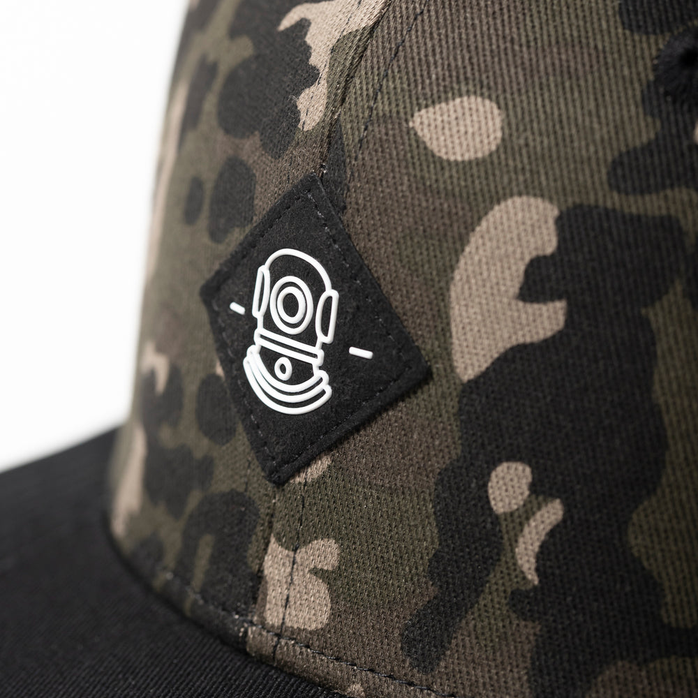 
                  
                    Load image into Gallery viewer, Snapback - &amp;#39;CHASE&amp;#39; - Camo
                  
                